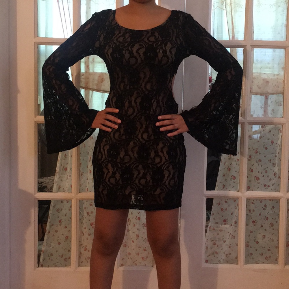 Little black dress/ long disco sleeve
